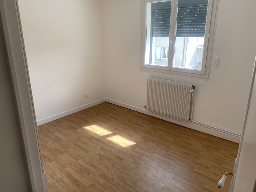 Chambre 2 droite 1.JPG